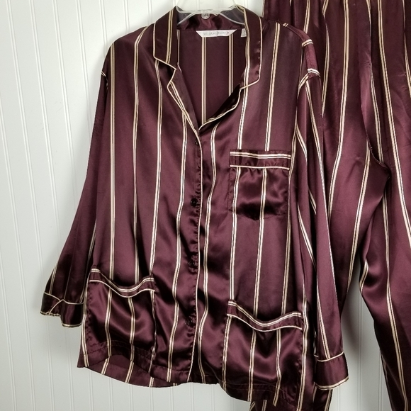 Victorias Secret Pajamas  Robe 3 Piece Set Size L/M Maxi Length Maroon & Gold - Picture 7 of 16